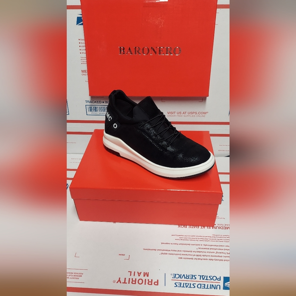 Best Women's Fashion anti-slip Walking Sneakers in Christmas gifts boxes!